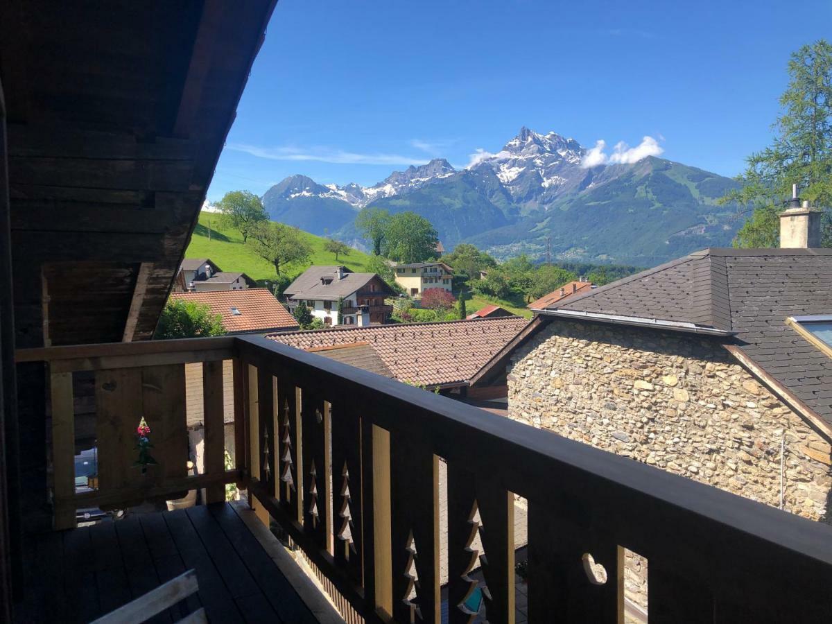 Chalet Rouge Coeur Bex Esterno foto